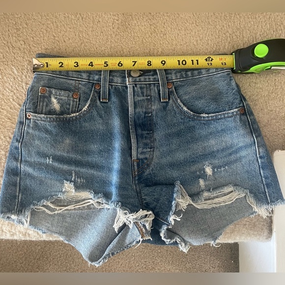 Levi’s 501 High Rise Women’s Short Oxnard Athens - Medium Wash Size 25 - Picture 15 of 15